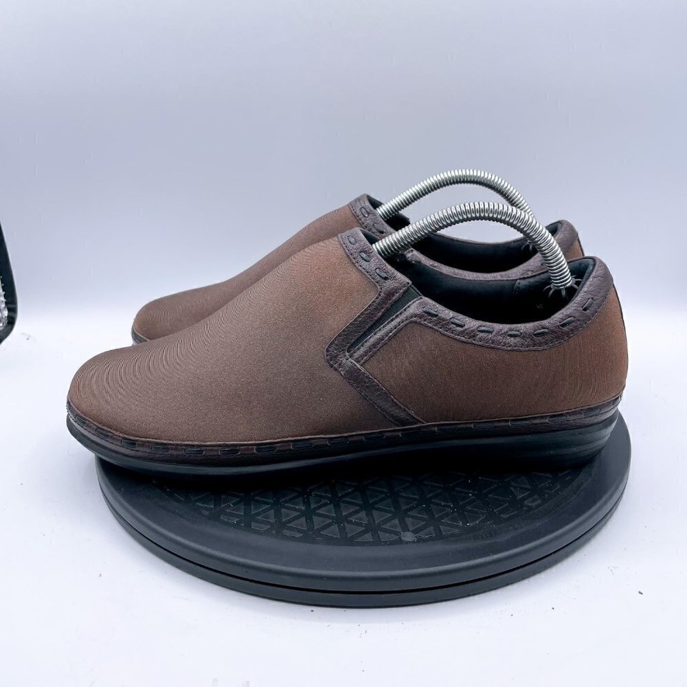 Berries By Aetrex strech slip on loafer comfort shoes Brown Women's size 11